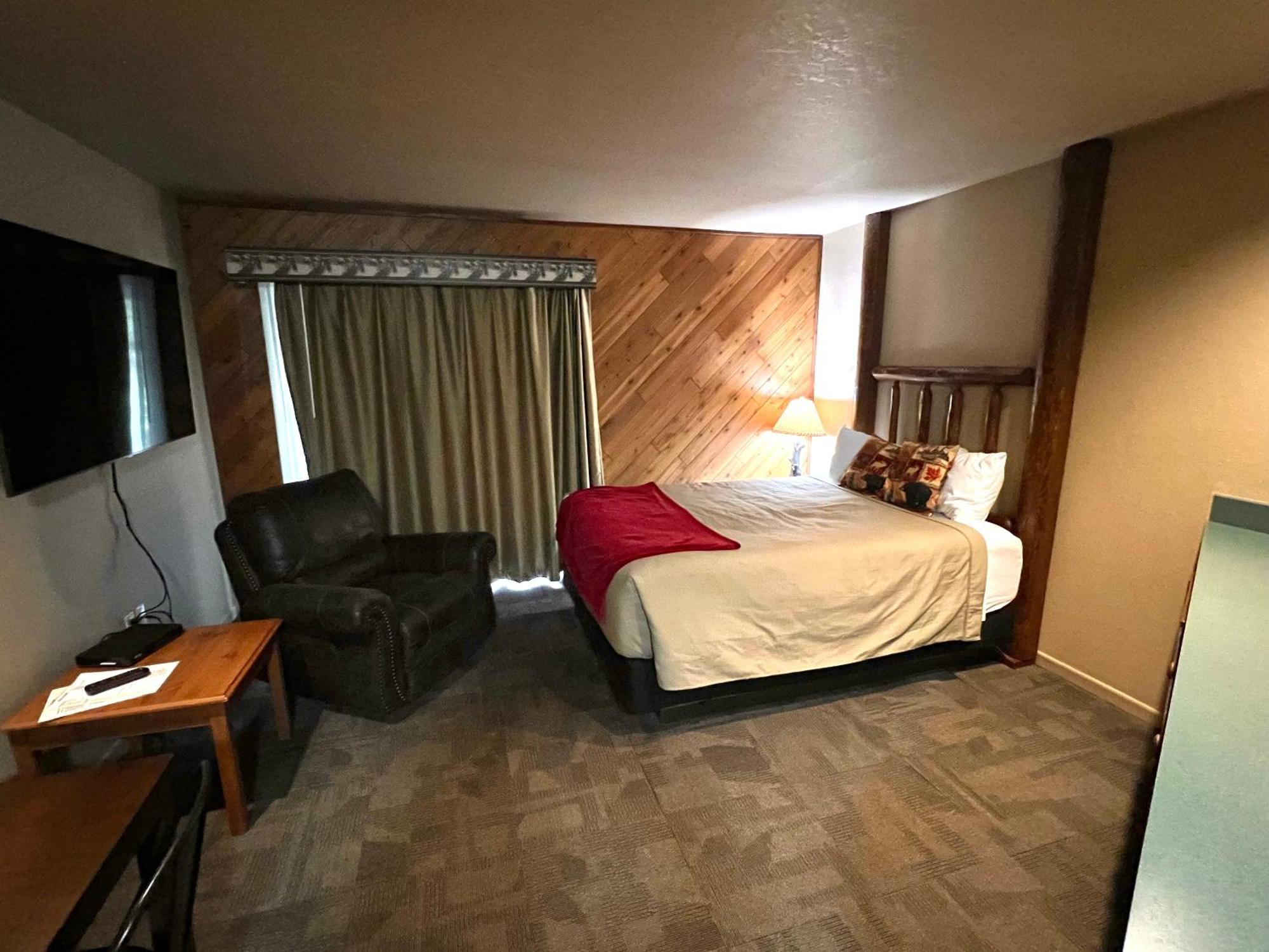 Saint Germain Whitetail Lodge מראה חיצוני תמונה